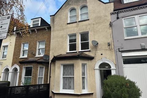 5 bedroom terraced house to rent, Ravenswood Road, London, SW12