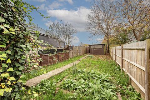 3 bedroom end of terrace house for sale, Burnham Road, St. Albans