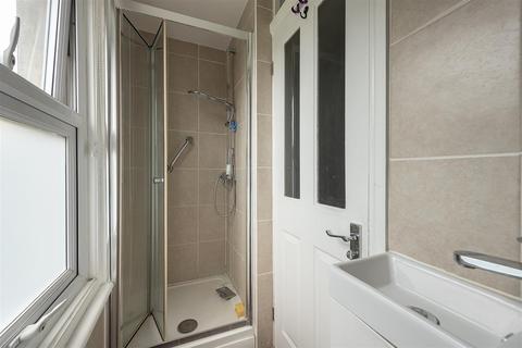42 Burnham Road, St Albans, AL1 4QW