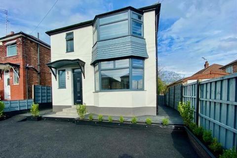 3 bedroom detached house to rent, Willingdon Drive, Prestwich