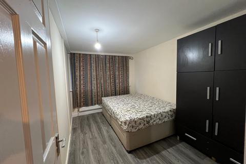 2 bedroom flat to rent, Wentworth Road, Southall UB2