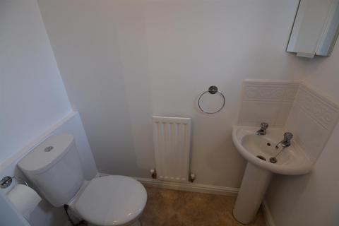 2 bedroom end of terrace house to rent, Kingham Close, Leasowe CH46