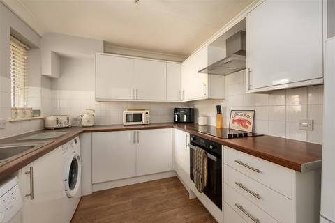 2 bedroom flat to rent, Millers Court, Whitstable