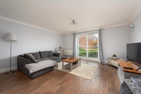 2 bedroom flat to rent, Millers Court, Whitstable