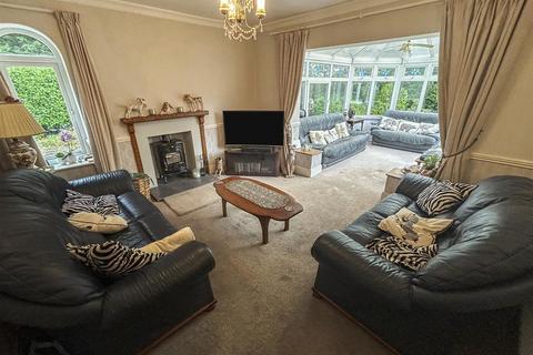 3 bedroom detached house for sale, Park Hall