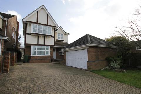 4 bedroom detached house to rent, Avenue Road, Benfleet, Essex