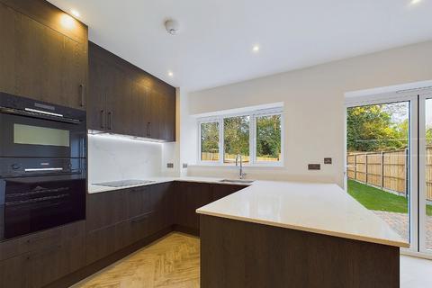 4 bedroom semi-detached house for sale, Longlands Park Crescent, Sidcup DA15