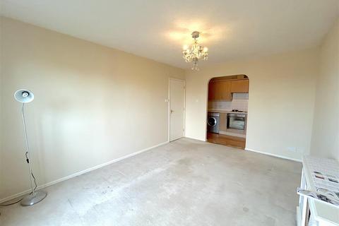 2 bedroom detached house to rent, Spencer House, Ensign Close, Leigh On Sea