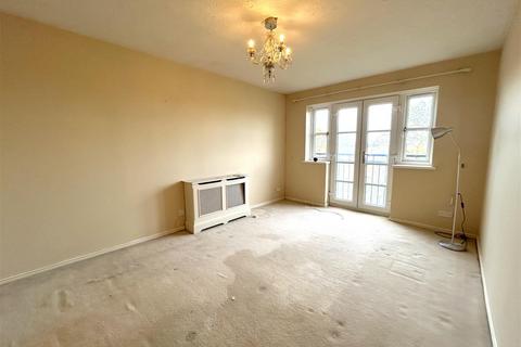 2 bedroom detached house to rent, Spencer House, Ensign Close, Leigh On Sea