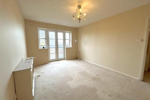 2 bedroom detached house to rent, Spencer House, Ensign Close, Leigh On Sea