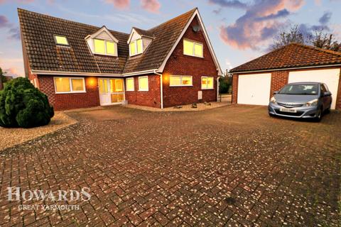 4 bedroom detached house for sale, Poplar Drive, Filby