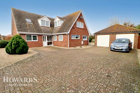 4 bedroom detached house for sale, Poplar Drive, Filby