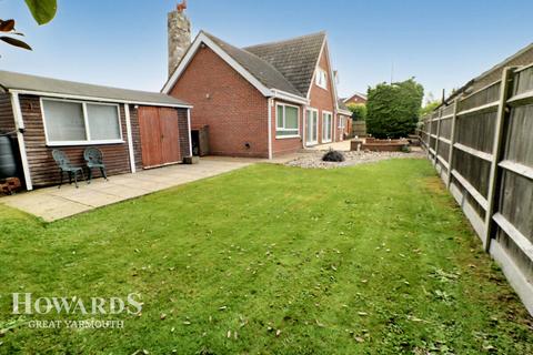 4 bedroom detached house for sale, Poplar Drive, Filby