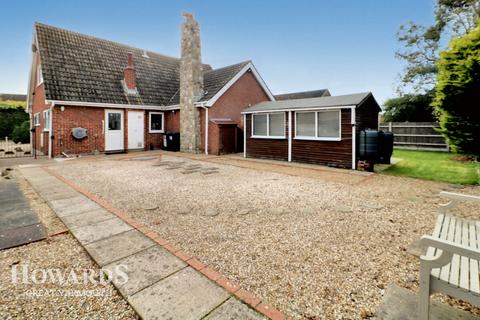 4 bedroom detached house for sale, Poplar Drive, Filby