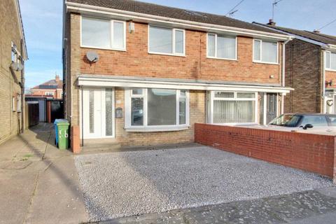 3 bedroom house to rent, Brigg Drive, Hessle