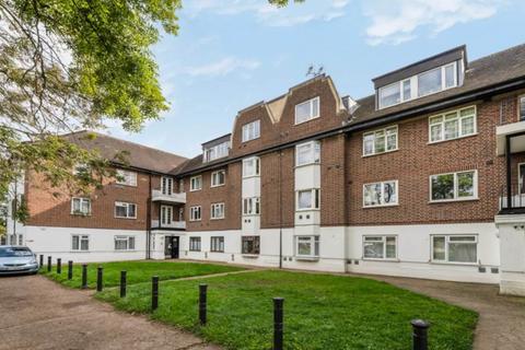 3 bedroom apartment to rent, Great West Road, Osterley