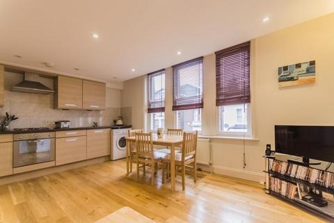 2 bedroom flat to rent, Rozel Road, SW4