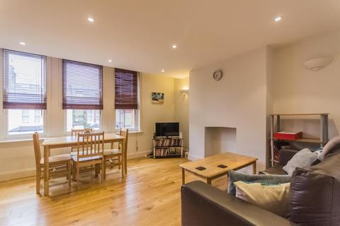 2 bedroom flat to rent, Rozel Road, SW4