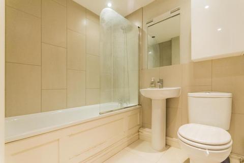 2 bedroom flat to rent, Rozel Road, SW4