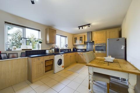 2 bedroom ground floor flat for sale, Ryehill Close, Long Buckby,  Northamptonshire, NN6 7NR