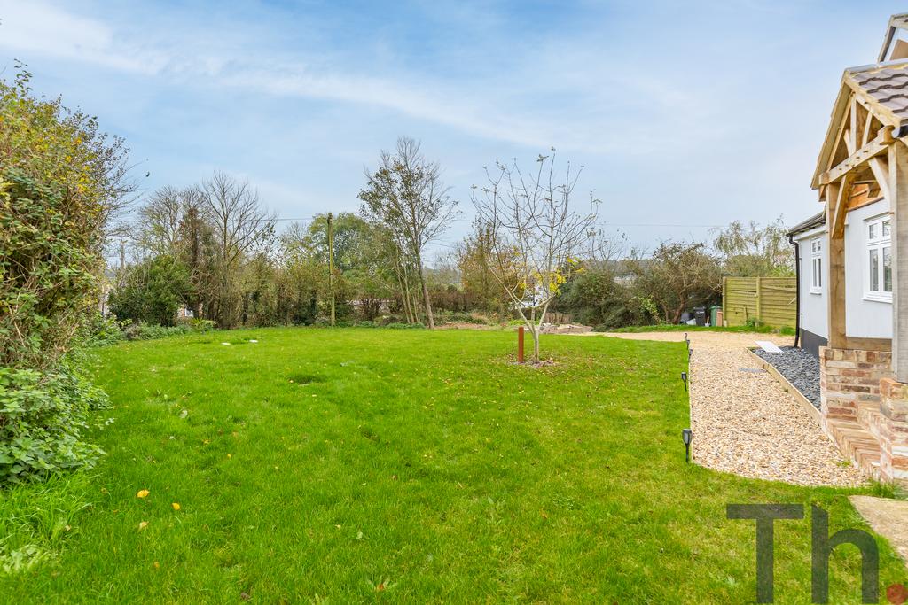 Front Garden &amp; Driveway