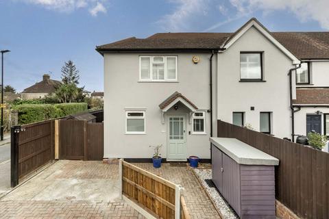 2 bedroom semi-detached house for sale, Twickenham Road, Isleworth TW7