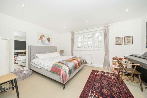 2 bedroom semi-detached house for sale, Twickenham Road, Isleworth TW7