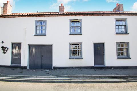 3 bedroom terraced house to rent, High Street, Messingham, Scunthorpe