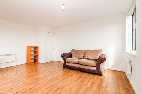 2 bedroom flat to rent, Tenbury Close, Forest Gate, E7 8AX