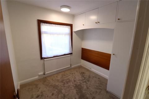 3 bedroom terraced house to rent, Hyde Crescent, London NW9