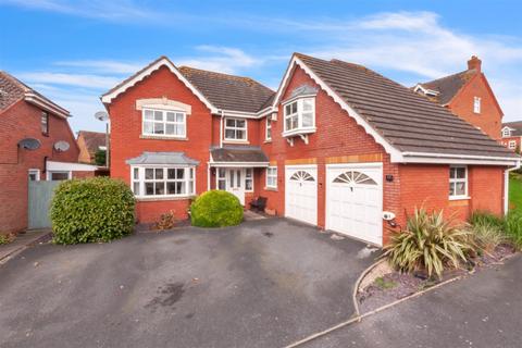 5 bedroom detached house for sale, Clarks Hill Rise, Evesham