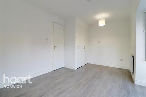 Studio to rent, Cremorne Lane