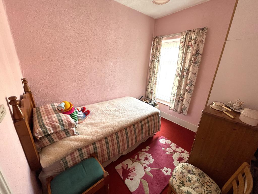 Bedroom 3a.JPG