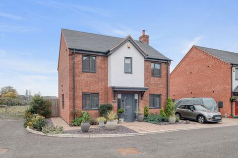 4 bedroom detached house for sale, Studley Gate, Studley, Warwickshire B80 7FQ