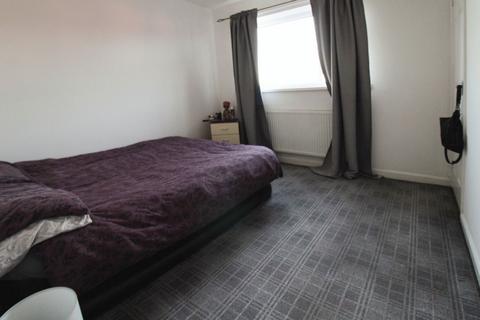 17 Staniland Drive, Selby, YO8 4XZ