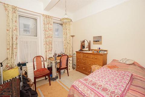 2 bedroom flat for sale, White Rock Gardens, Hastings