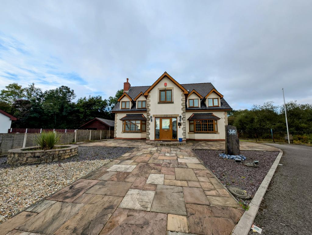 6 bedroom detached House For Sale