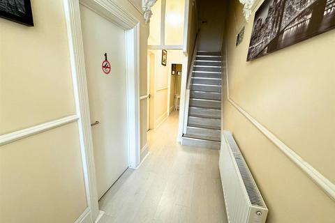 106 Crescent Road, Rhyl, LL18 1LY