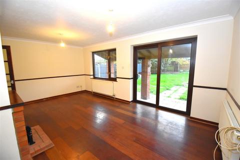 5 bedroom detached house to rent, Ashingdon Road, Rochford