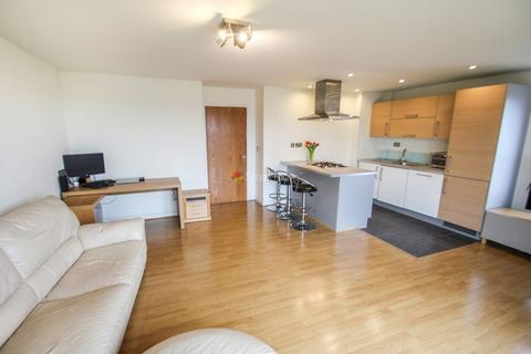 2 bedroom flat to rent, Queen Mary Avenue, South Woodford, E18