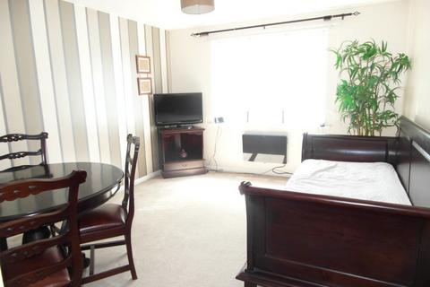 1 bedroom flat to rent, Fenman Gardens, Goodmayes