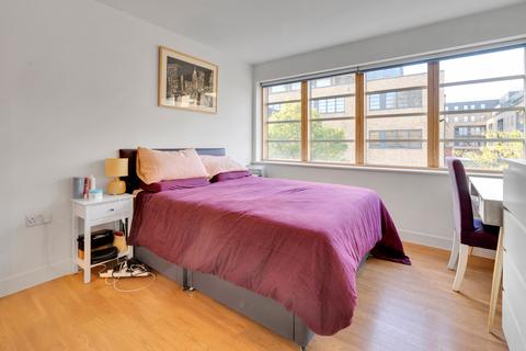 3 bedroom property to rent, Mildmay Avenue, London, N1