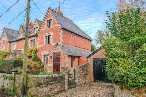 3 bedroom end of terrace house for sale, The Street, Ewelme OX10