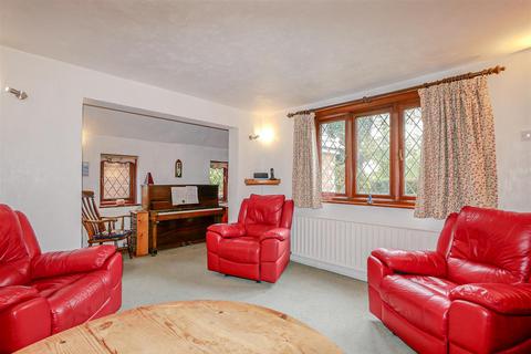 3 bedroom end of terrace house for sale, The Street, Ewelme OX10