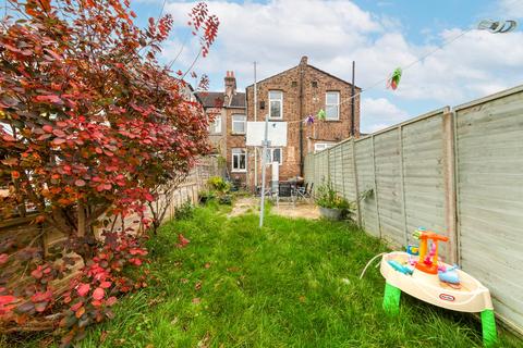 3 bedroom terraced house for sale, Swain Road, Thornton Heath, CR7