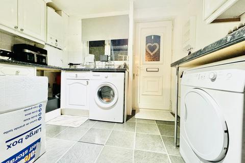 2 bedroom end of terrace house to rent, Stapleford Close, London E4