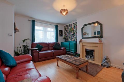 77 Castlehill Road, Overtown, Wishaw, ML2 0QX