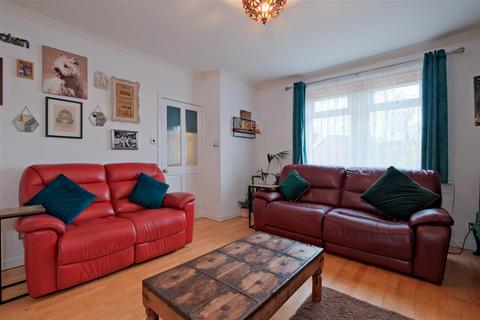 77 Castlehill Road, Overtown, Wishaw, ML2 0QX