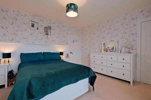 77 Castlehill Road, Overtown, Wishaw, ML2 0QX