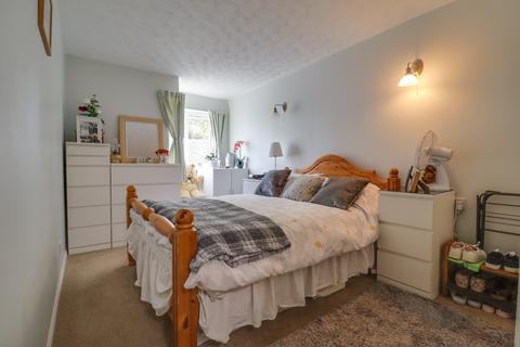 1 bedroom ground floor flat for sale, St Anne's Road, Woolston